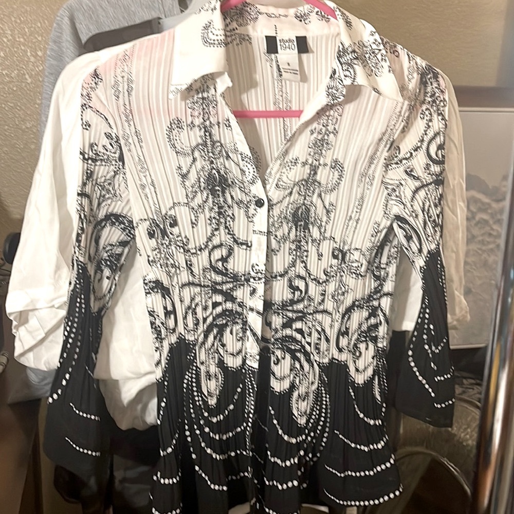 Small Studio 1940 3/4 sleeve lightweight black & white blouse button up